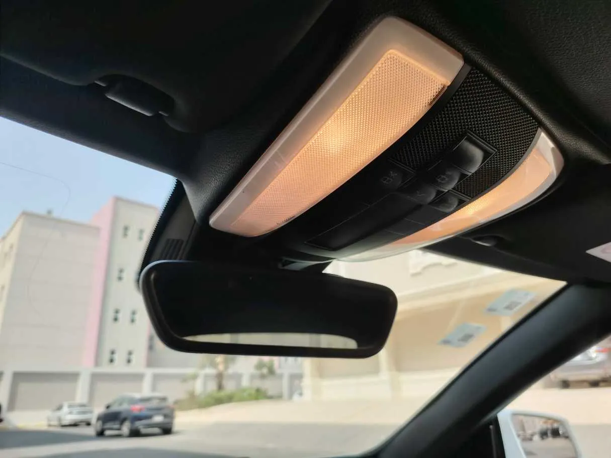 Car image 34