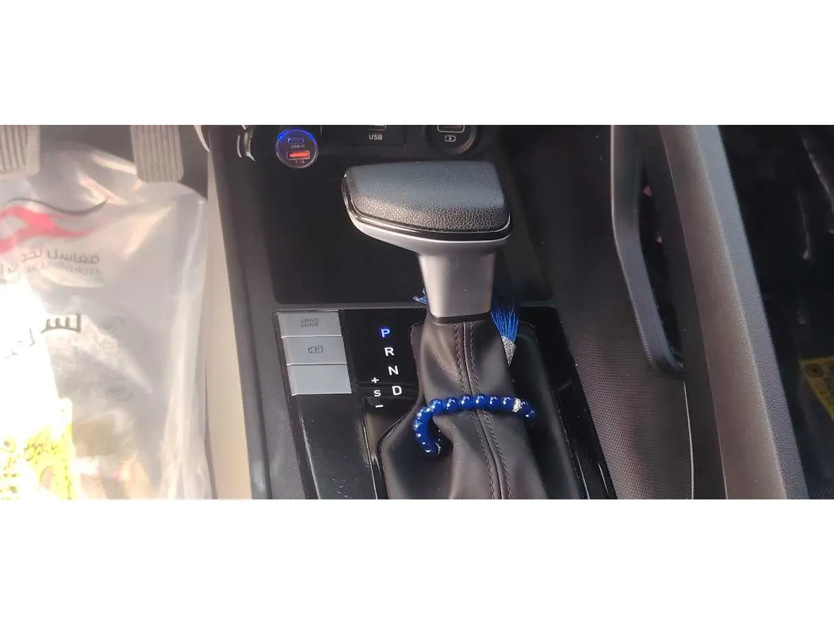 Car image 16