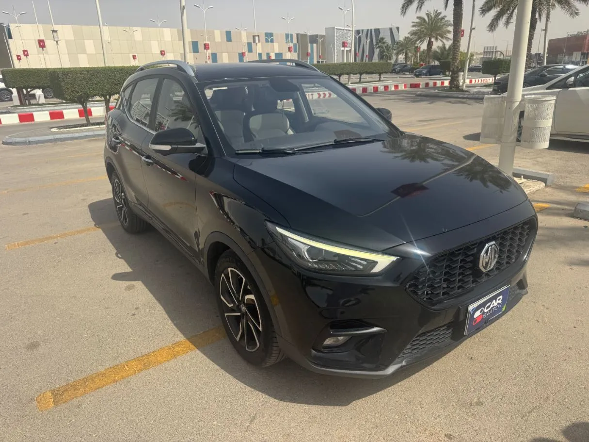 Car image 3