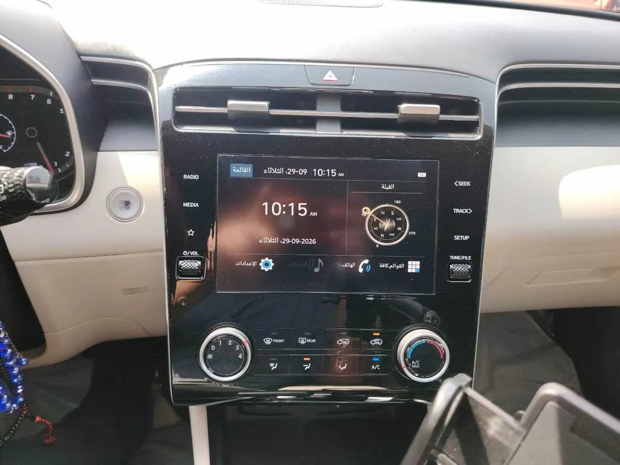 Car image 26