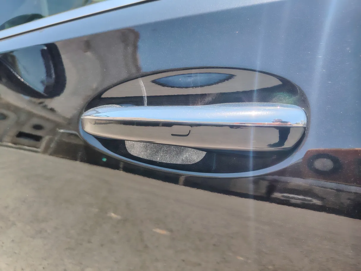Car image 27