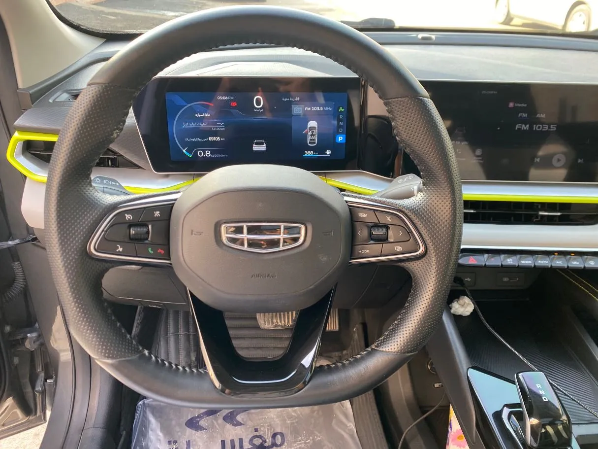 Car image 18