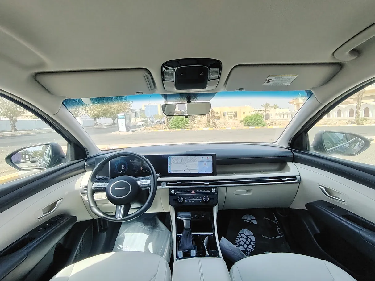 Car image 17