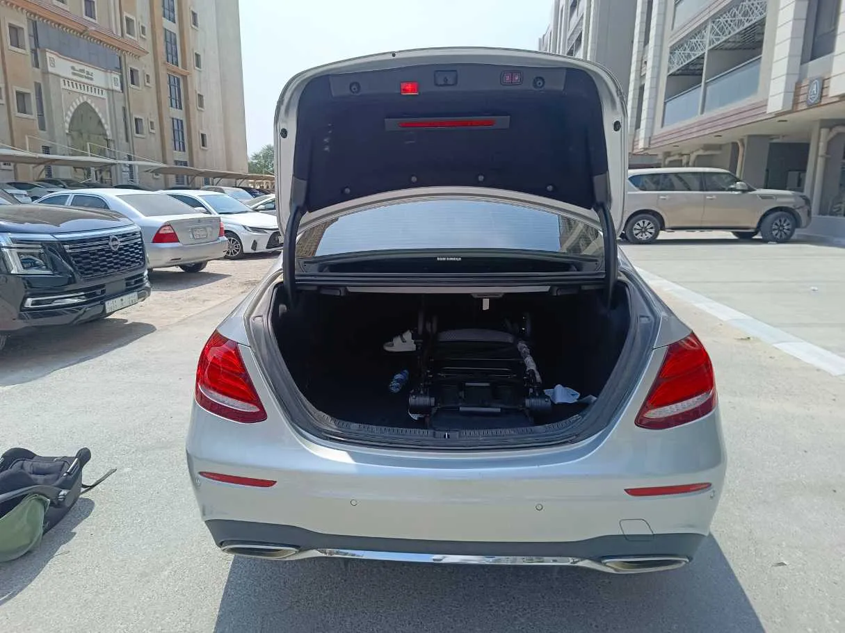 Car image 28