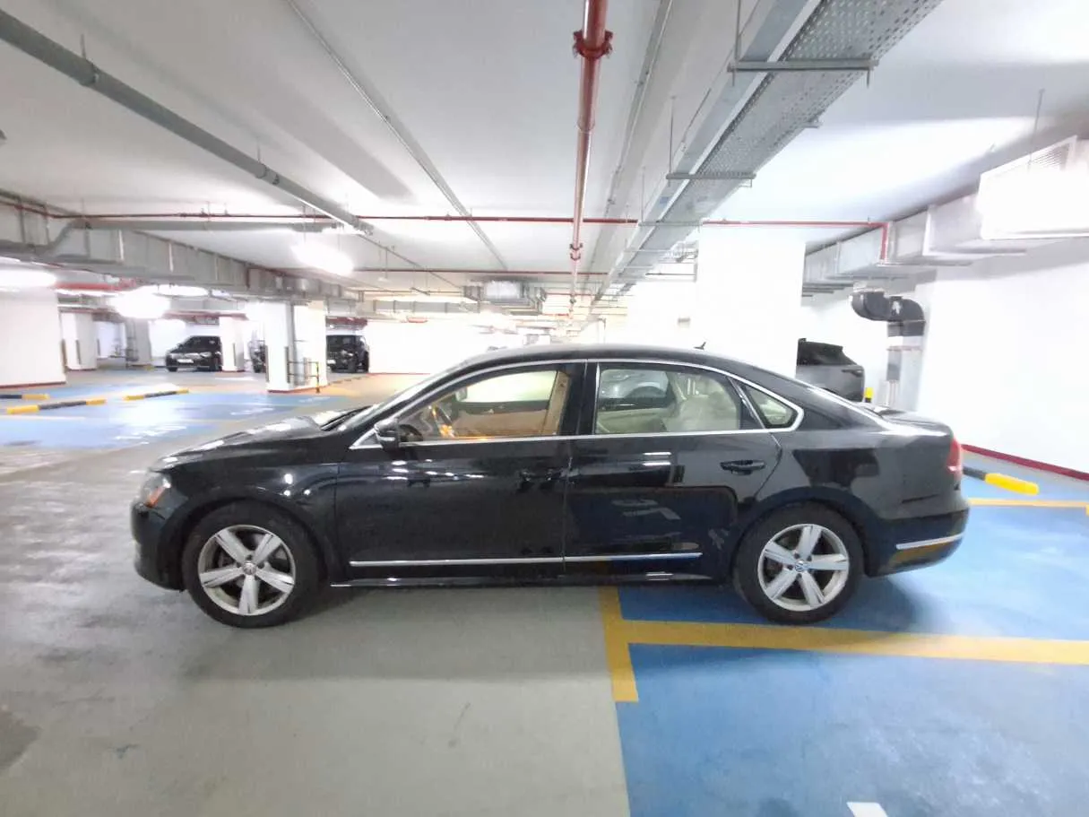 Car image 8