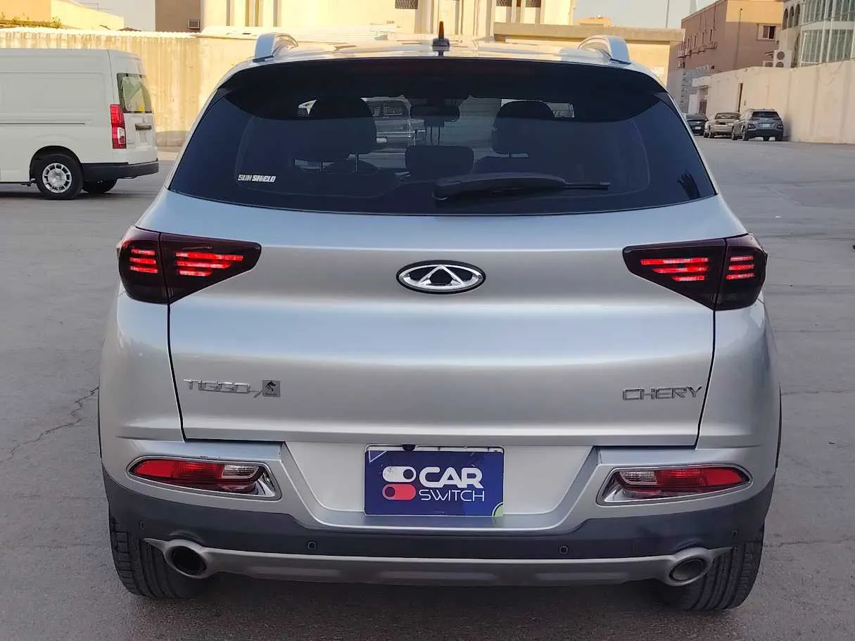 Car image 6