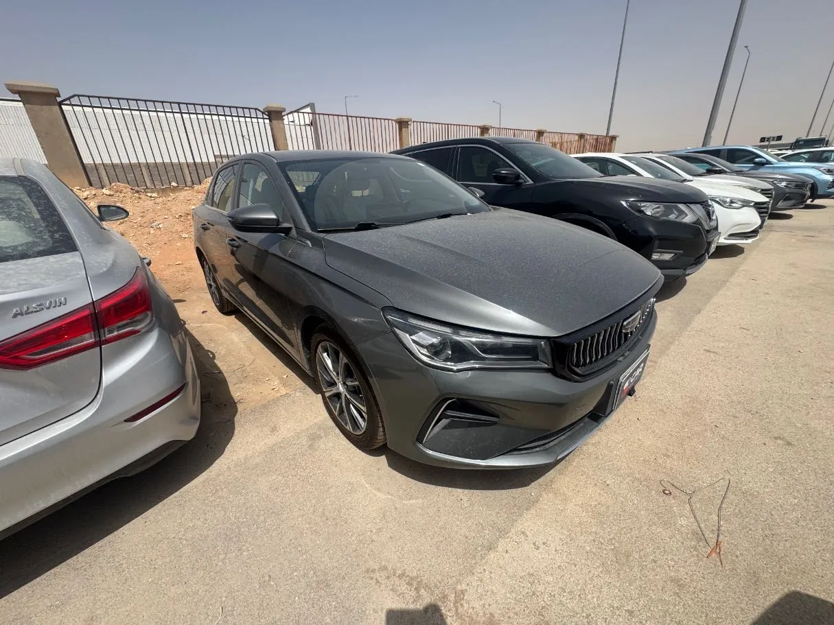 Car image 3