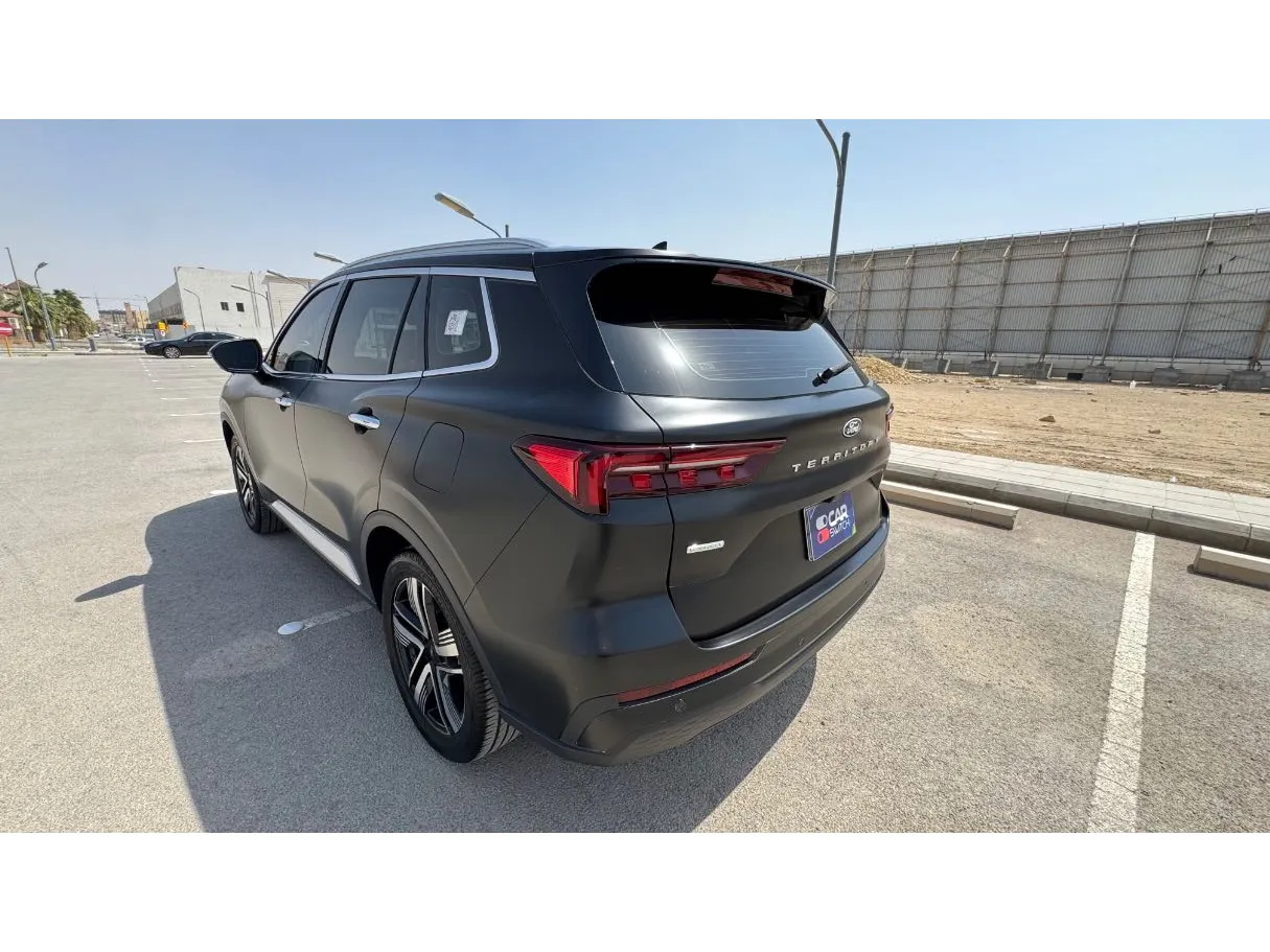Car image 7