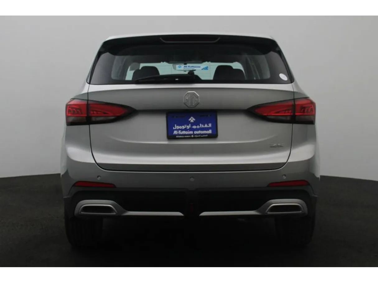 Car image 12