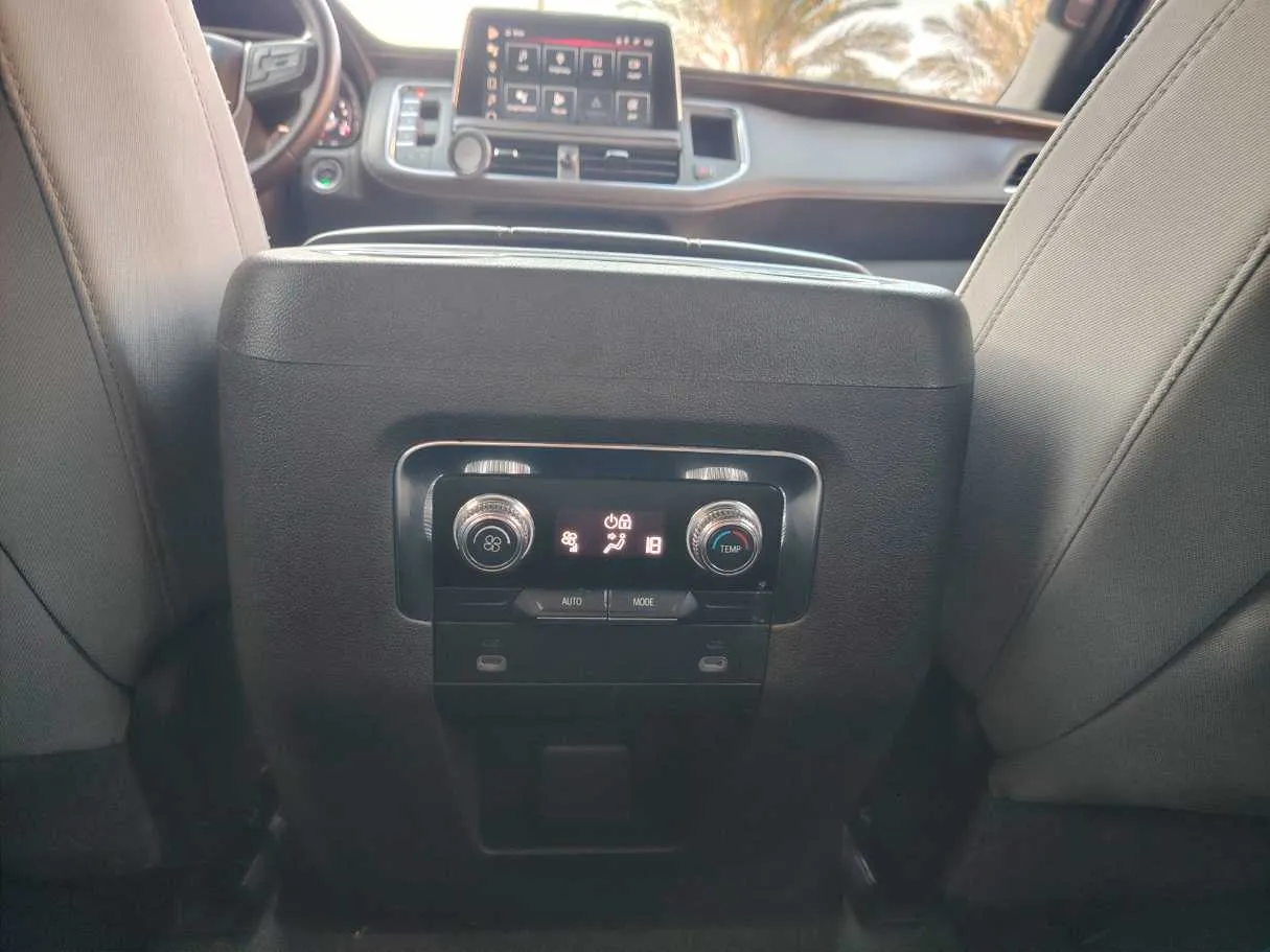 Car image 27