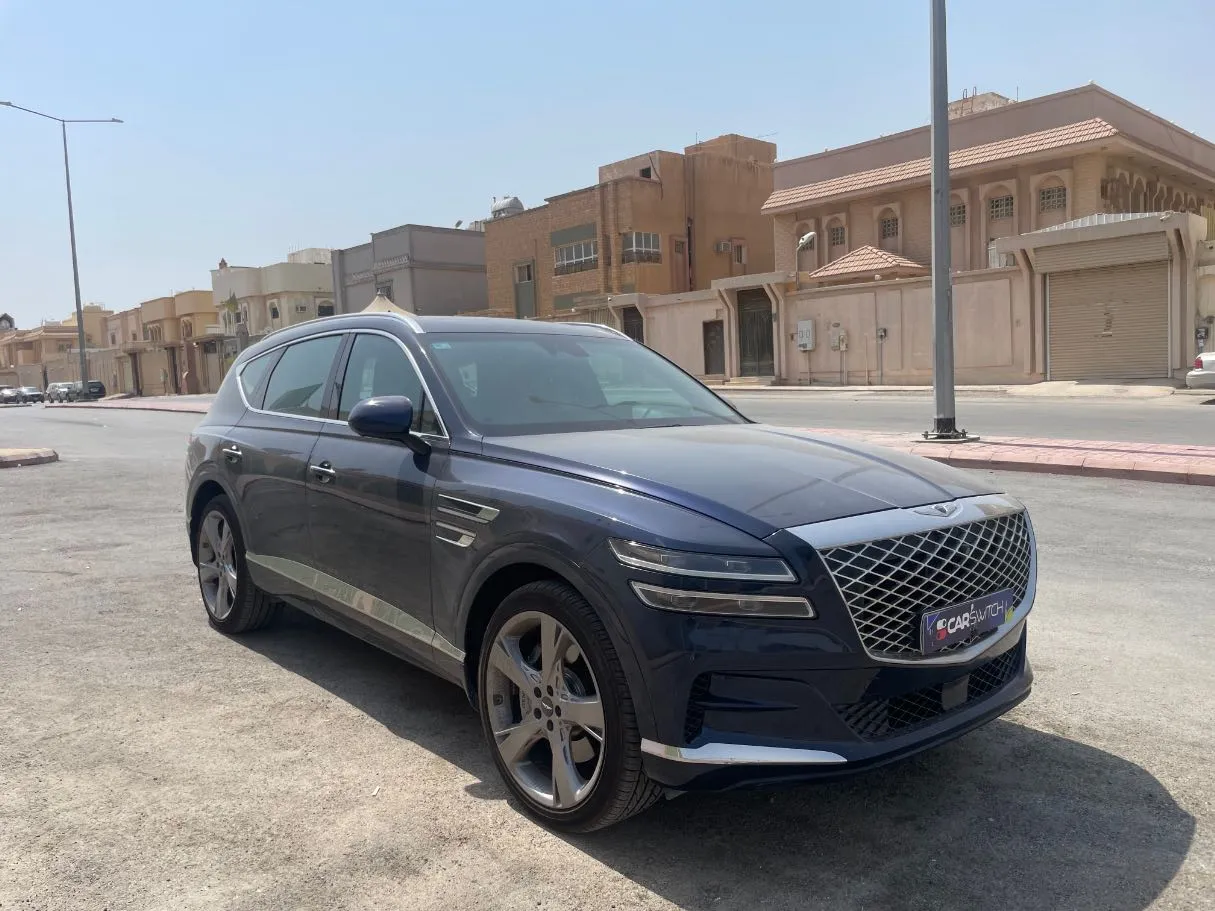 Car image 3