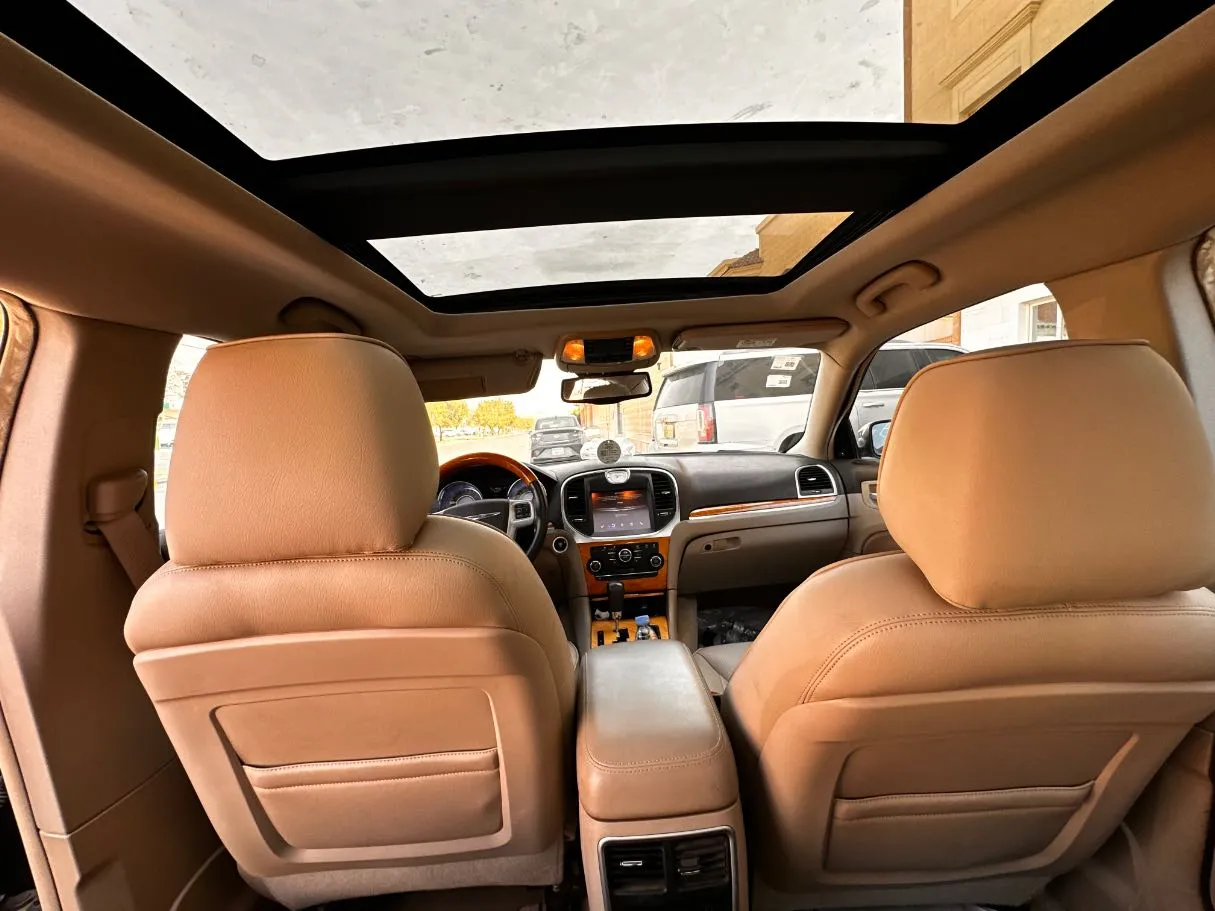Car image 16