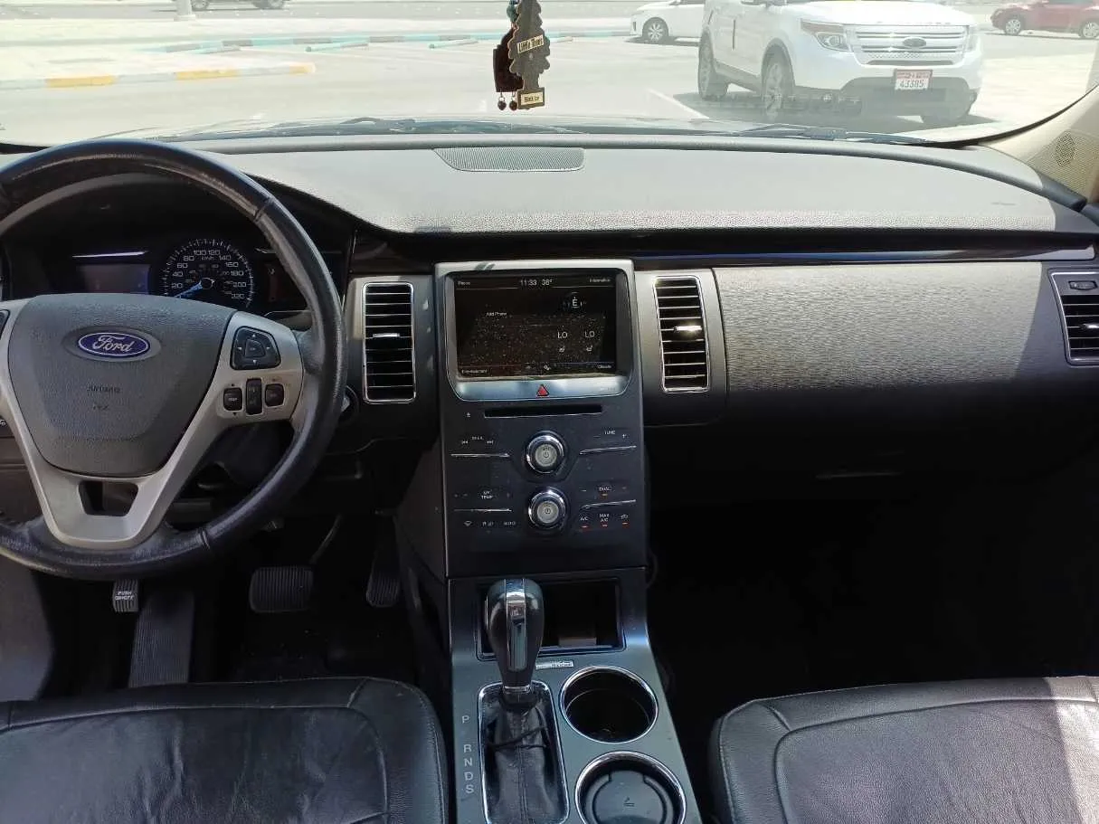 Car image 17