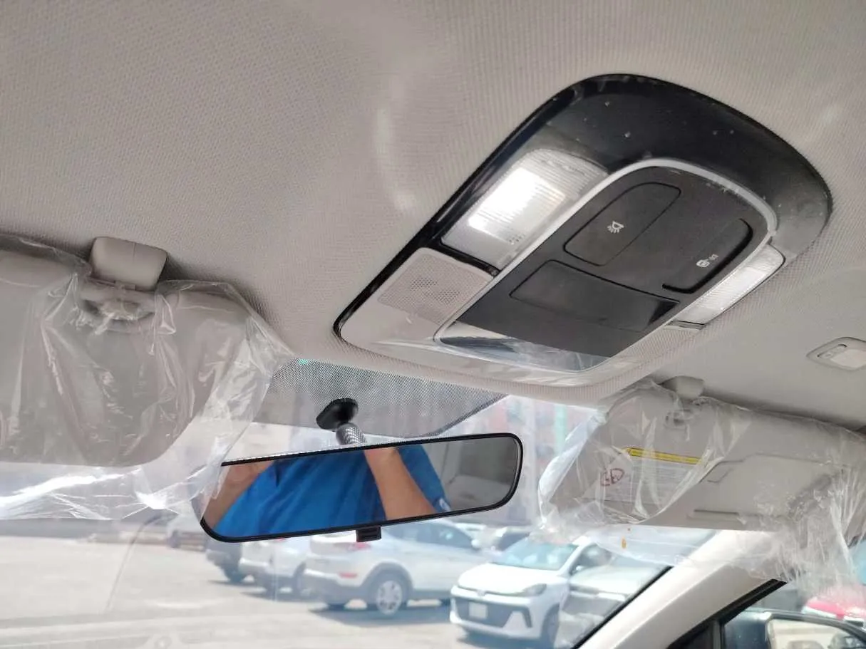 Car image 37
