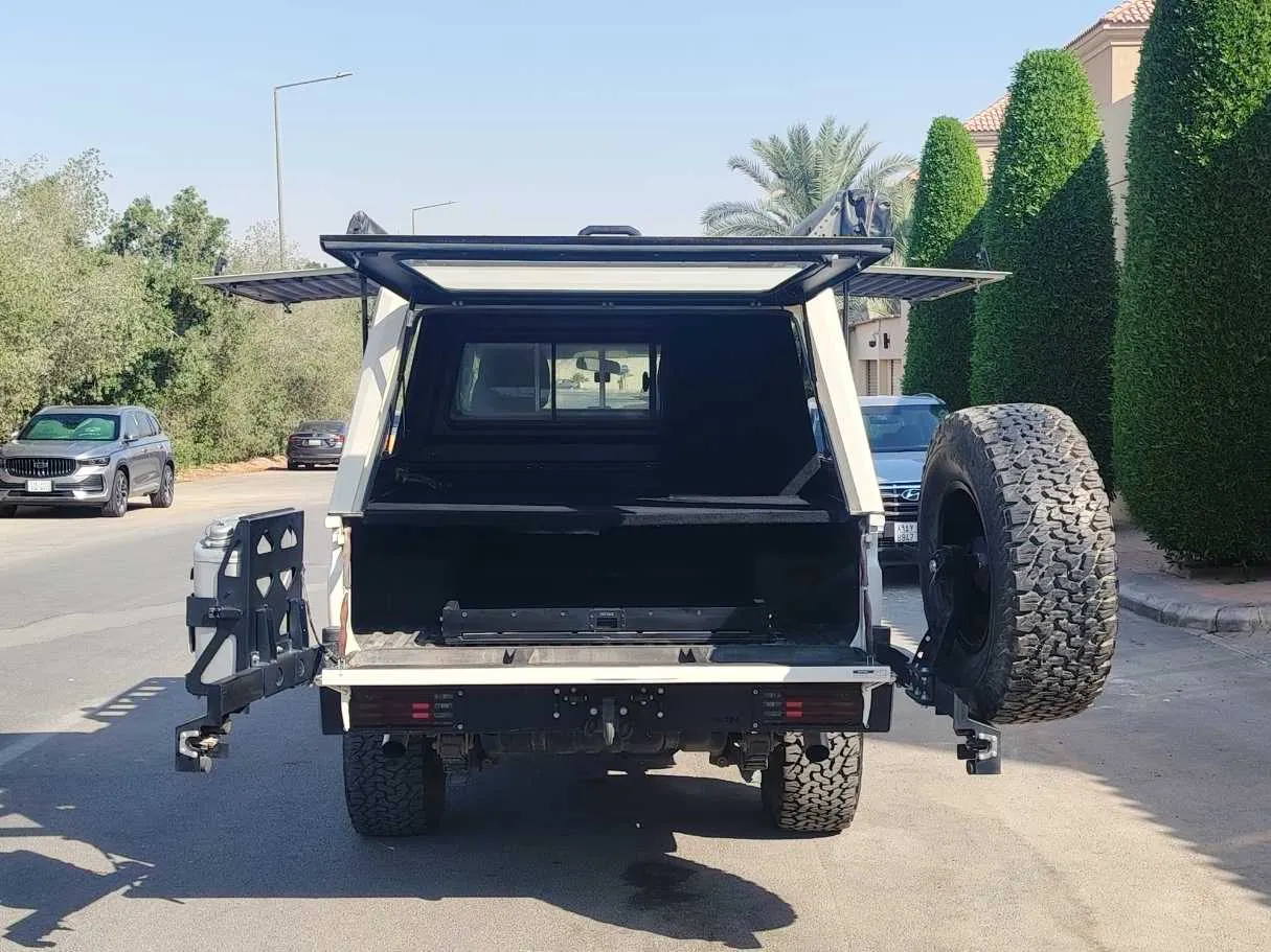 Car image 28