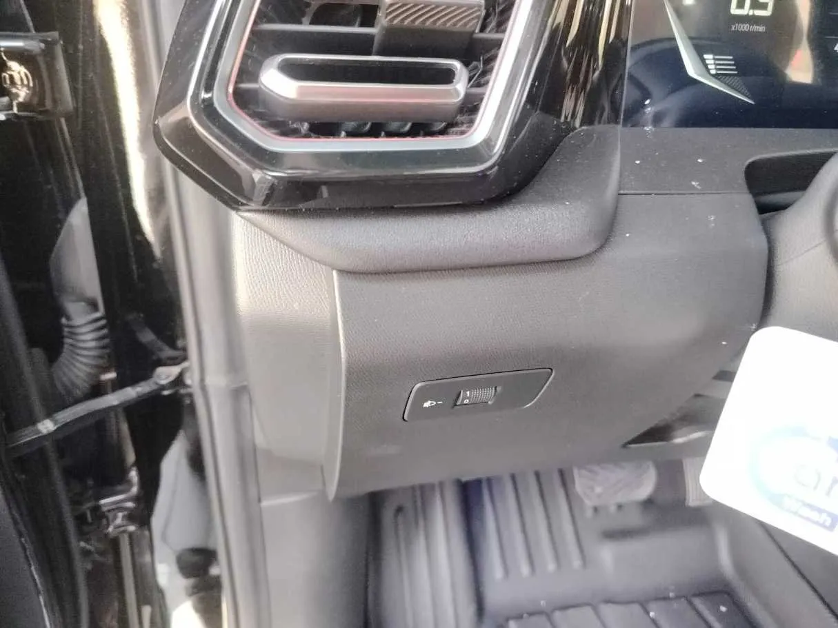 Car image 36