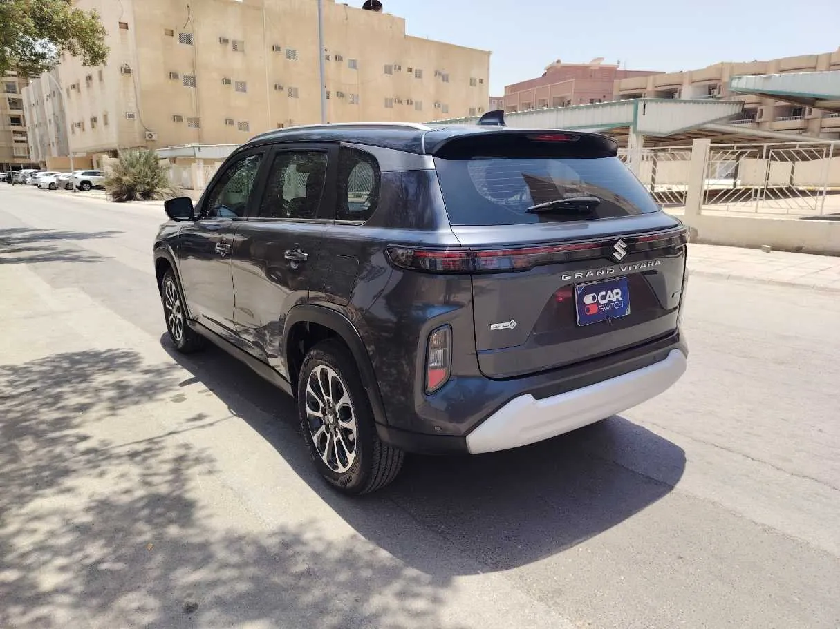 Car image 7