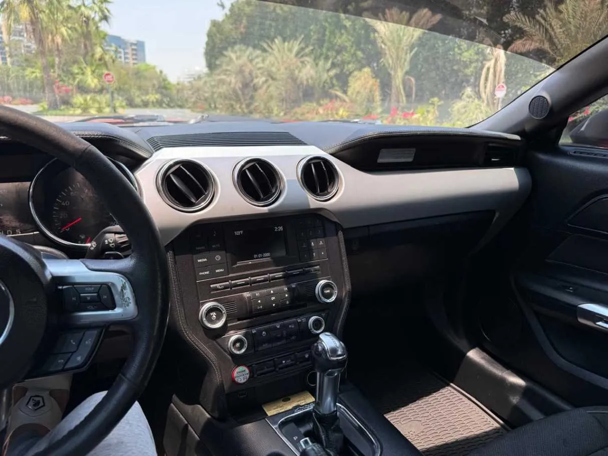 Car image 8
