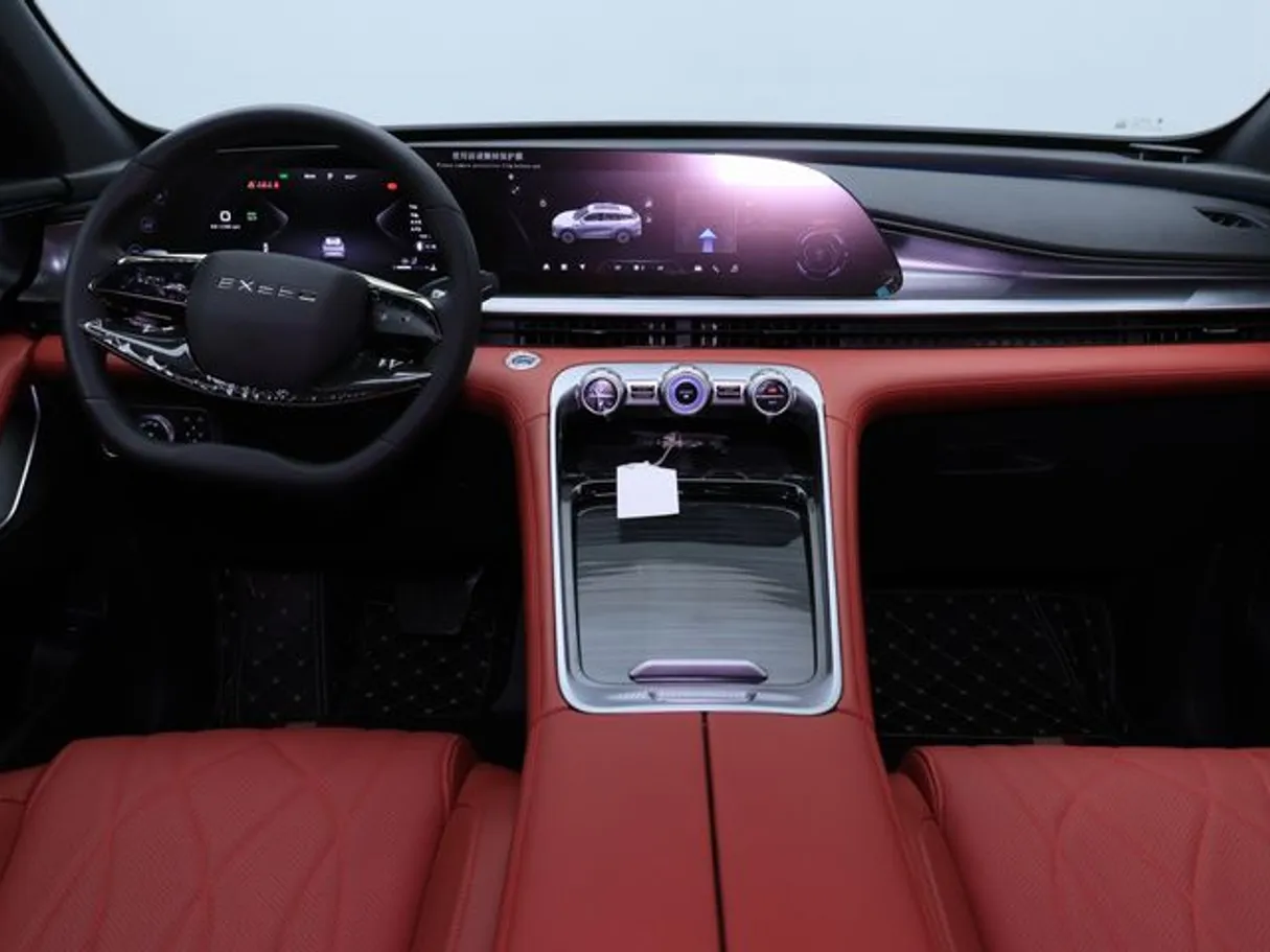 Car image 14