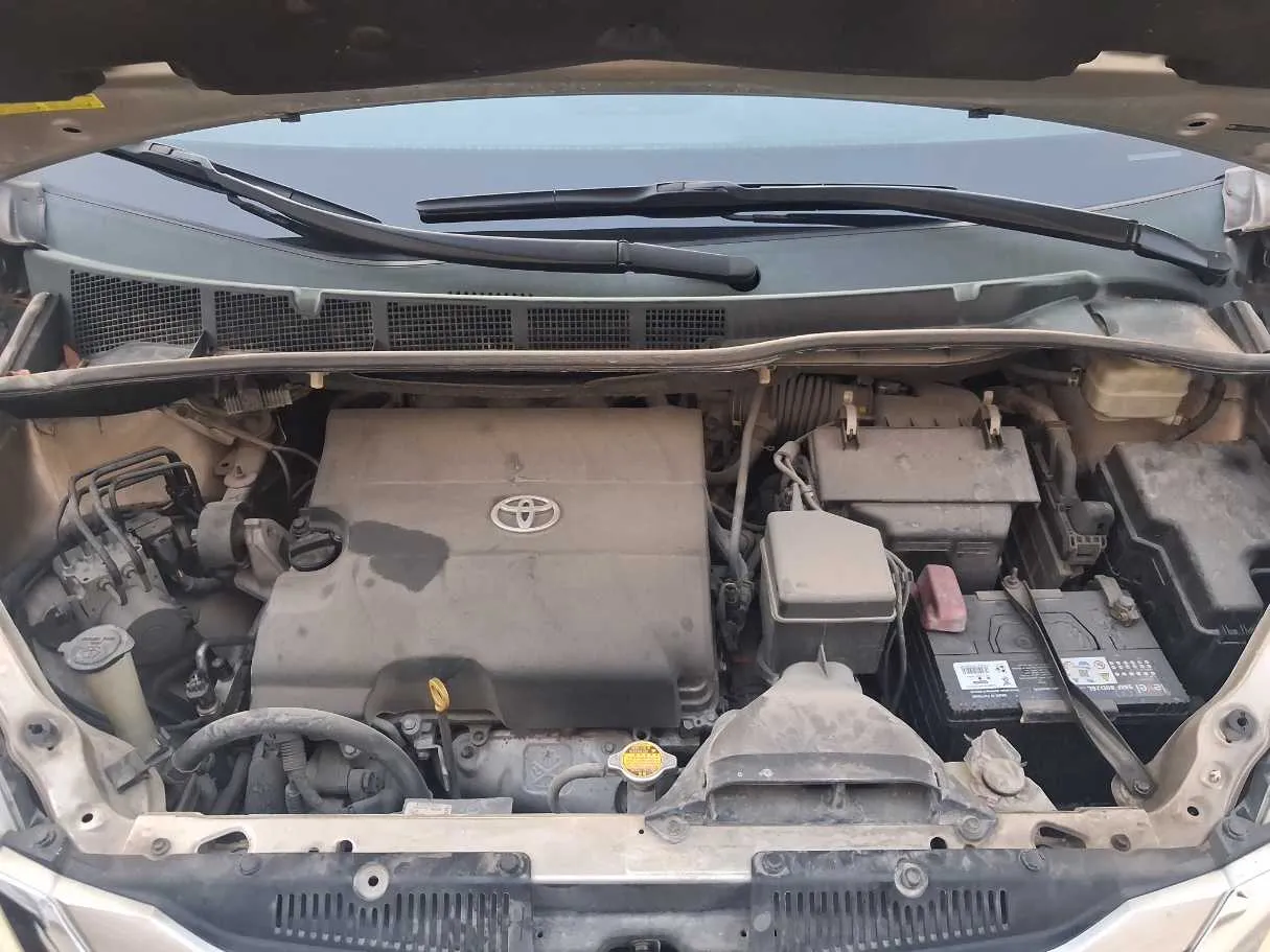 Car image 21