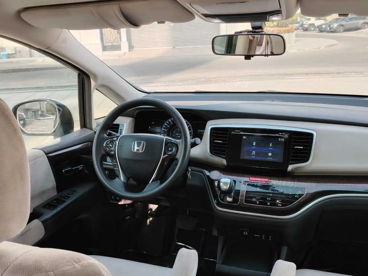 Car image 21