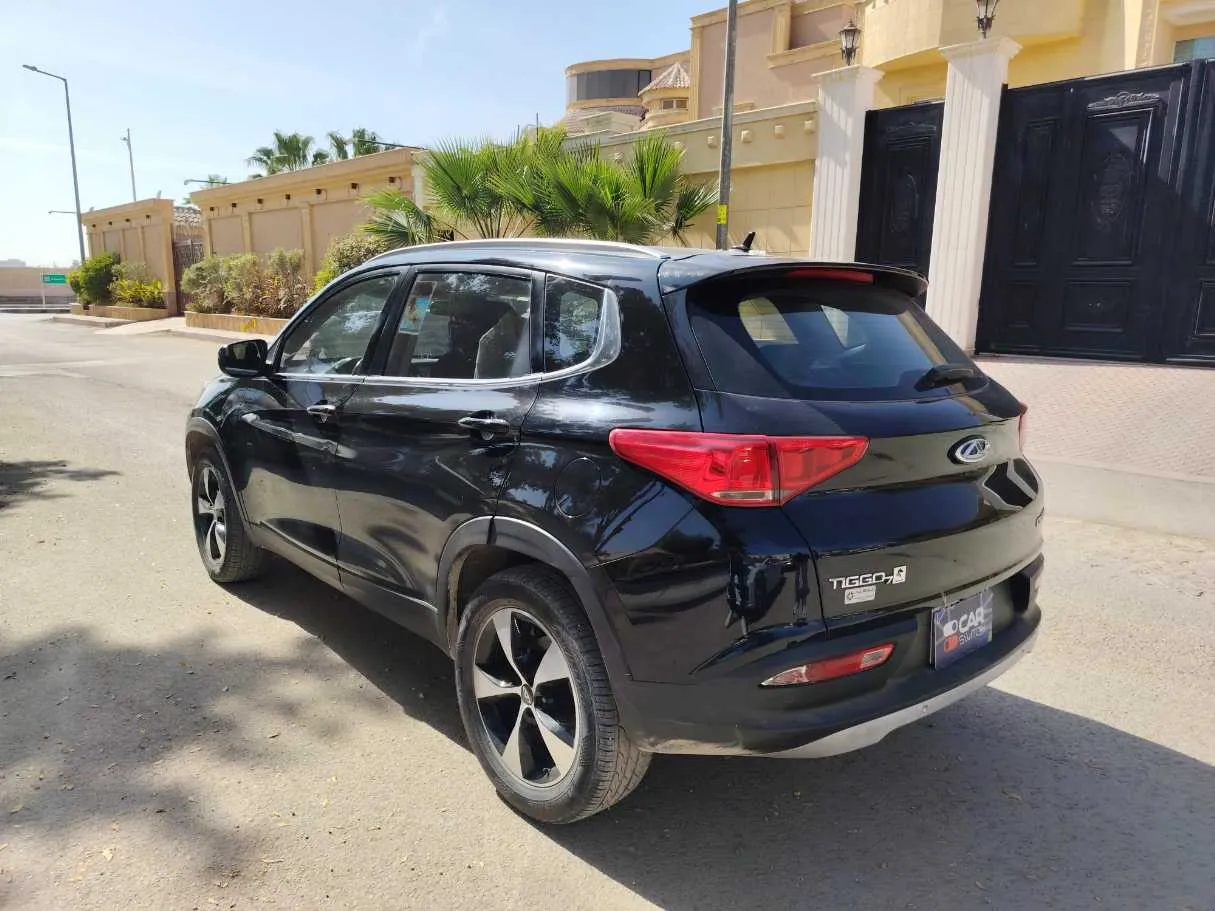 Car image 7