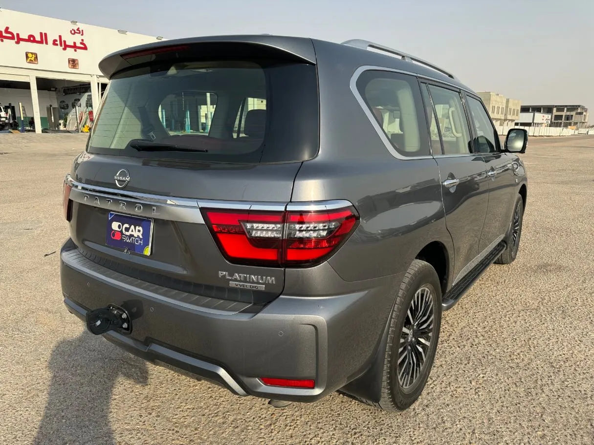 Car image 5