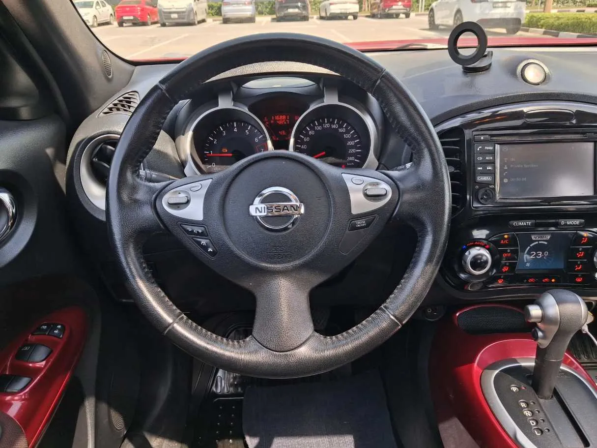 Car image 17