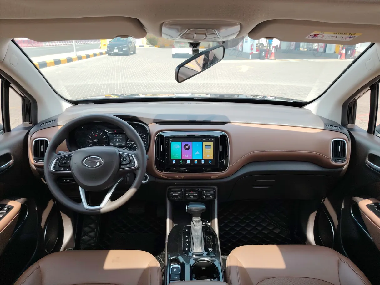 Car image 19