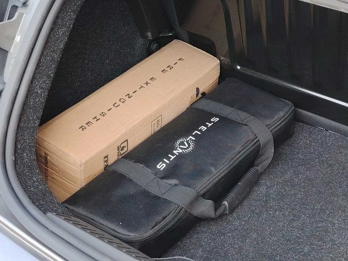 Car image 30