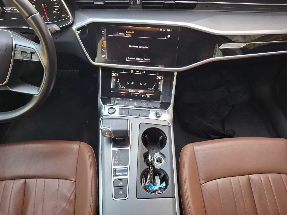 Car image 14