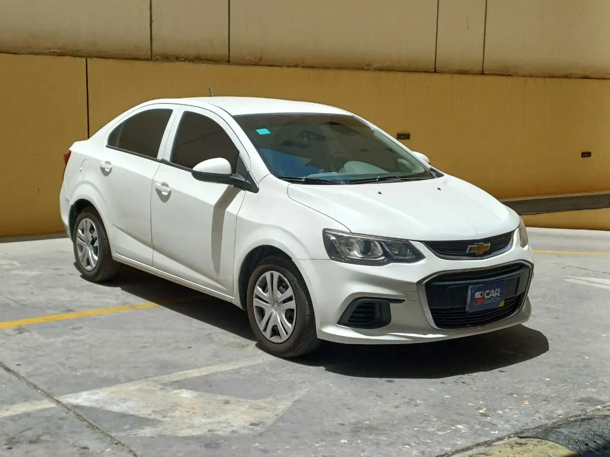 Car image 3