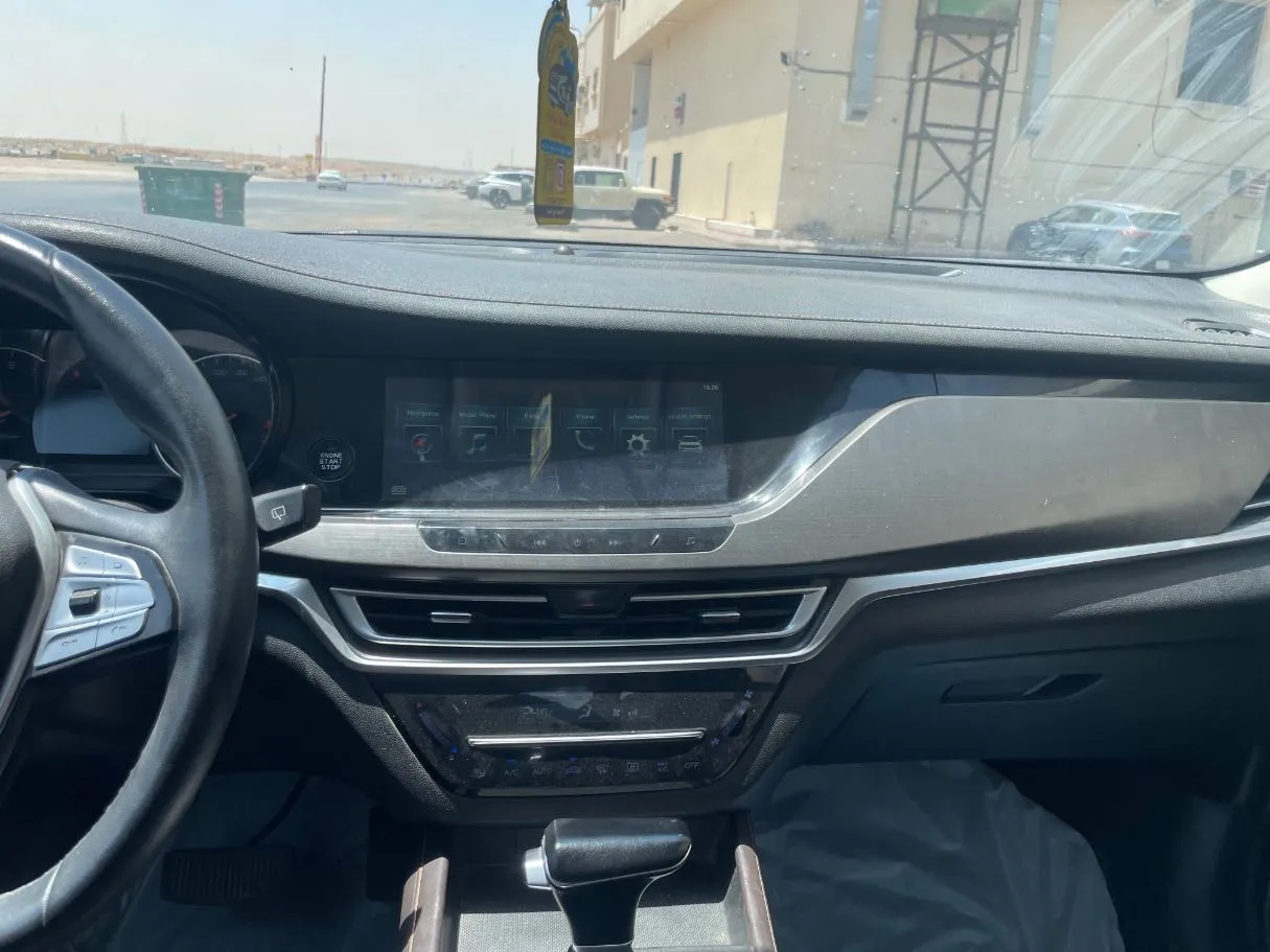 Car image 20