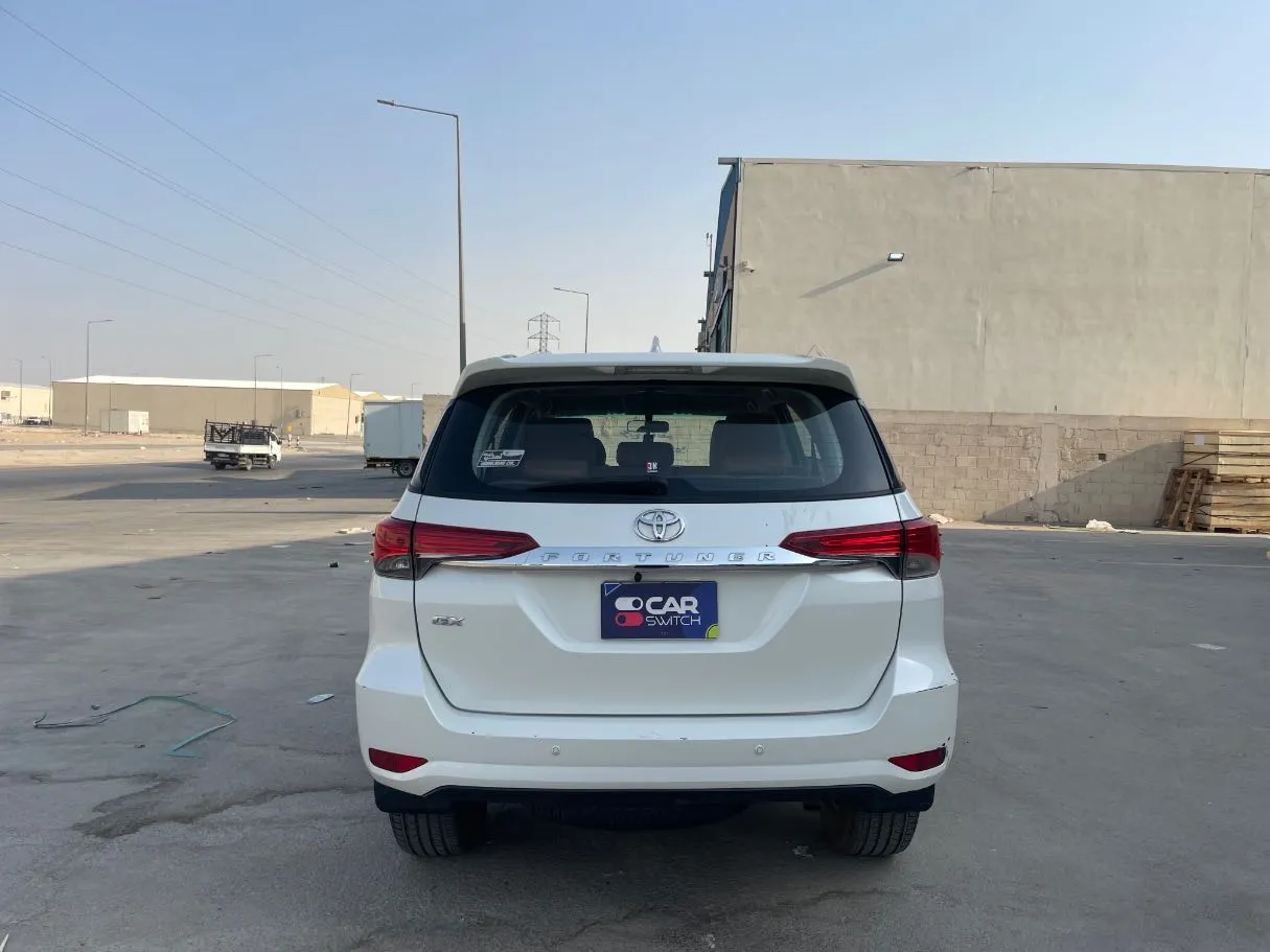 Car image 6