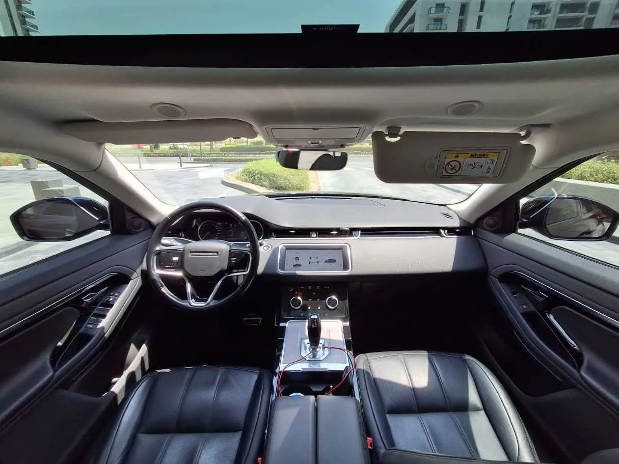 Car image 18