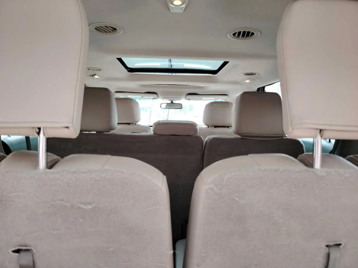 Car image 24