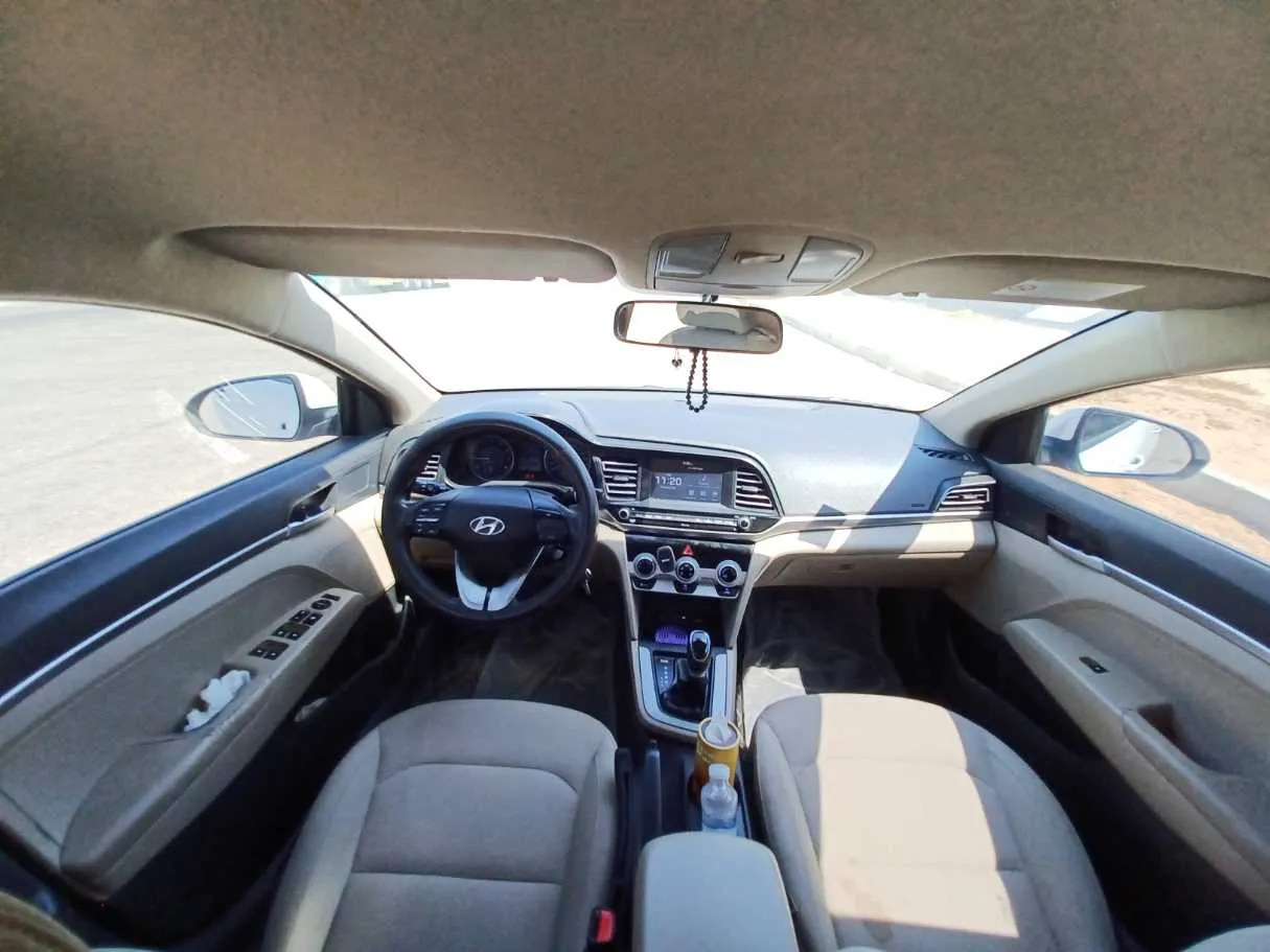 Car image 12