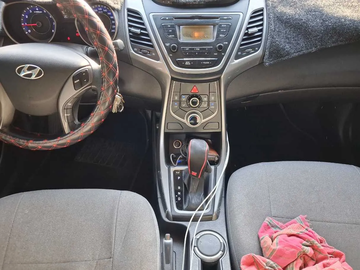 Car image 16