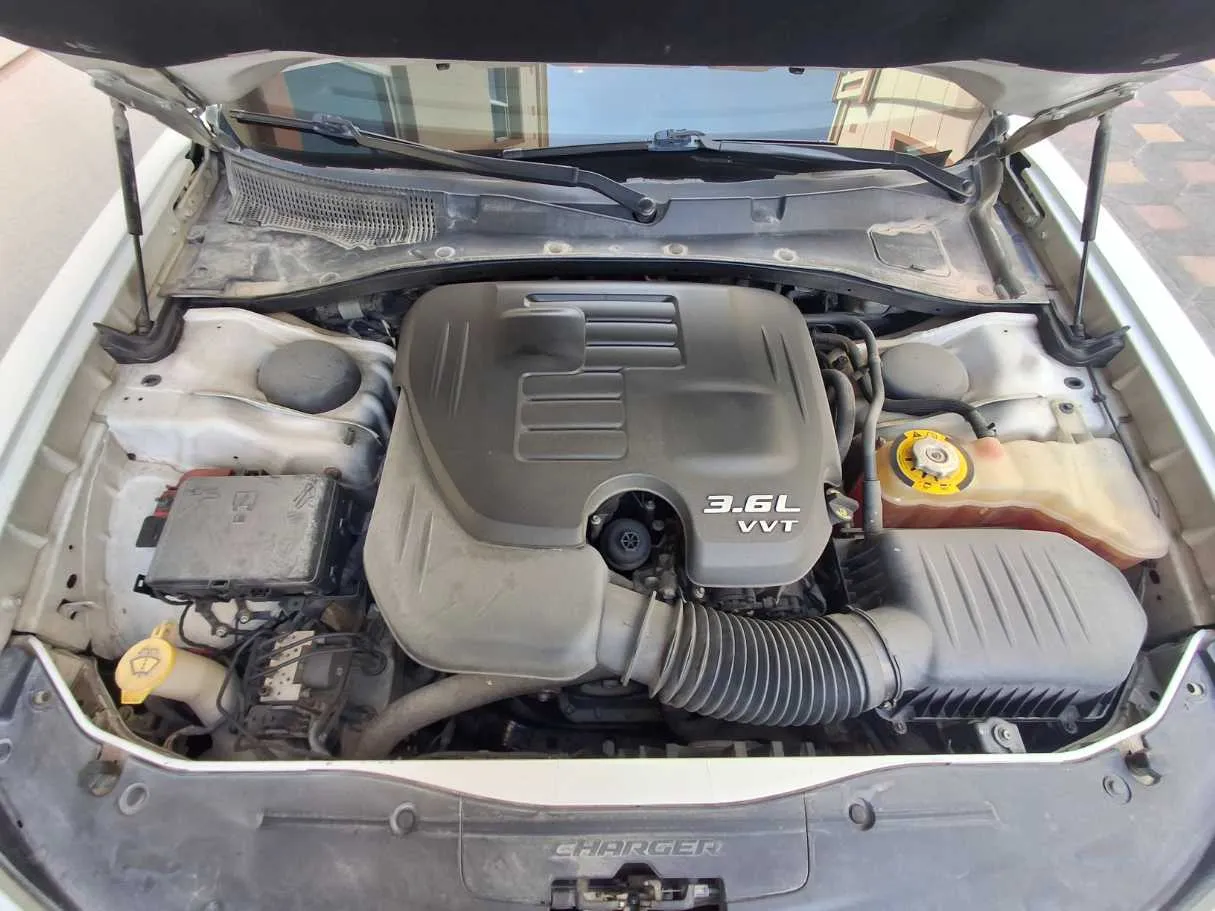 Car image 18