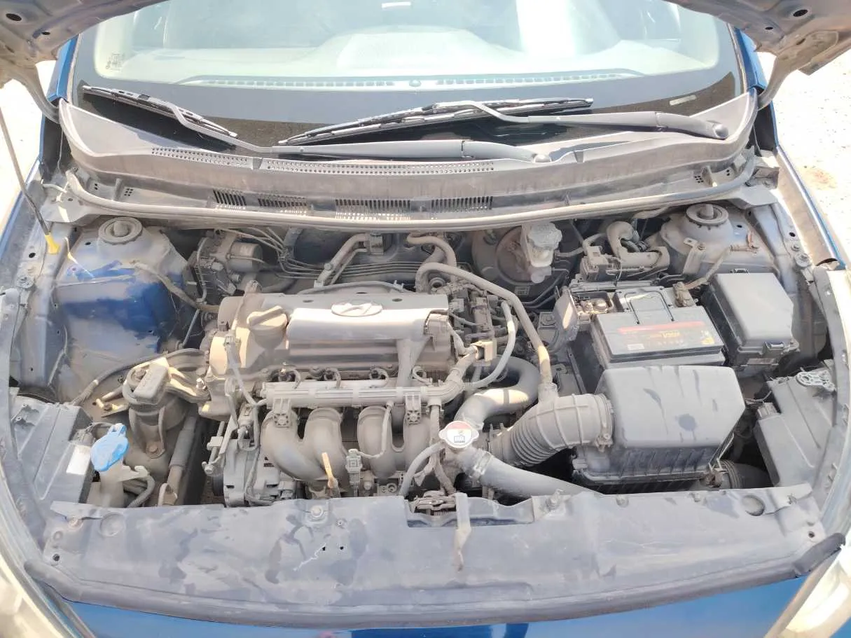 Car image 25