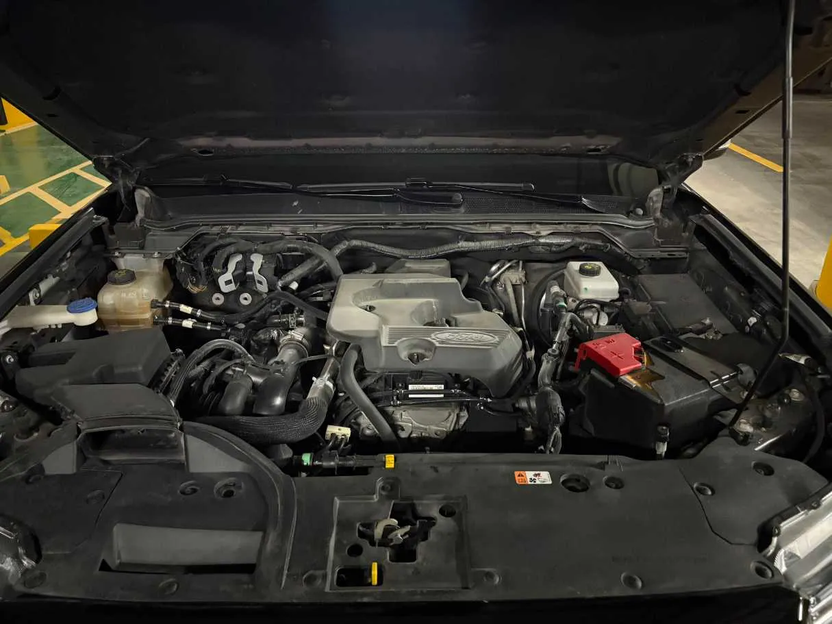 Car image 19