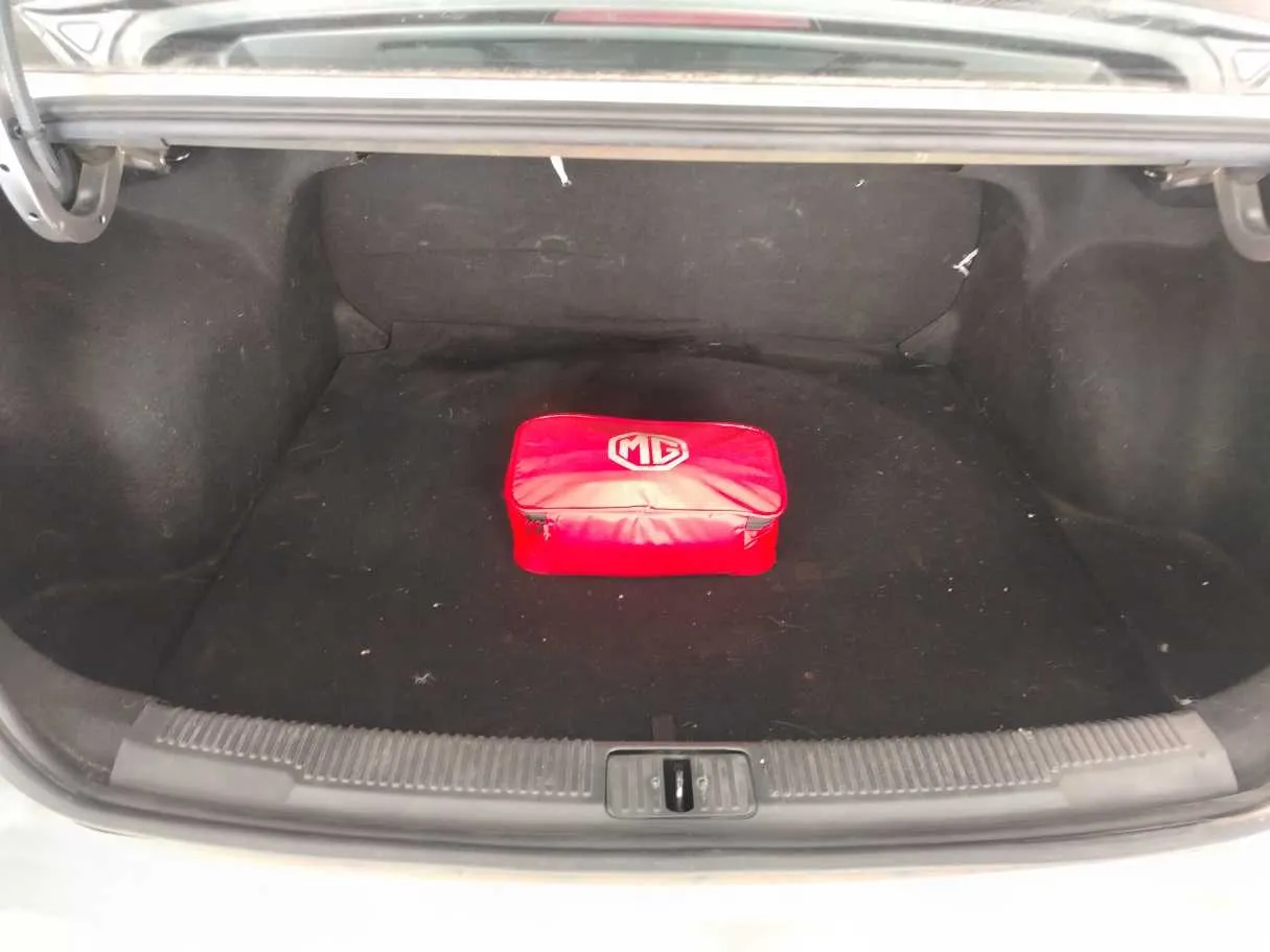 Car image 33