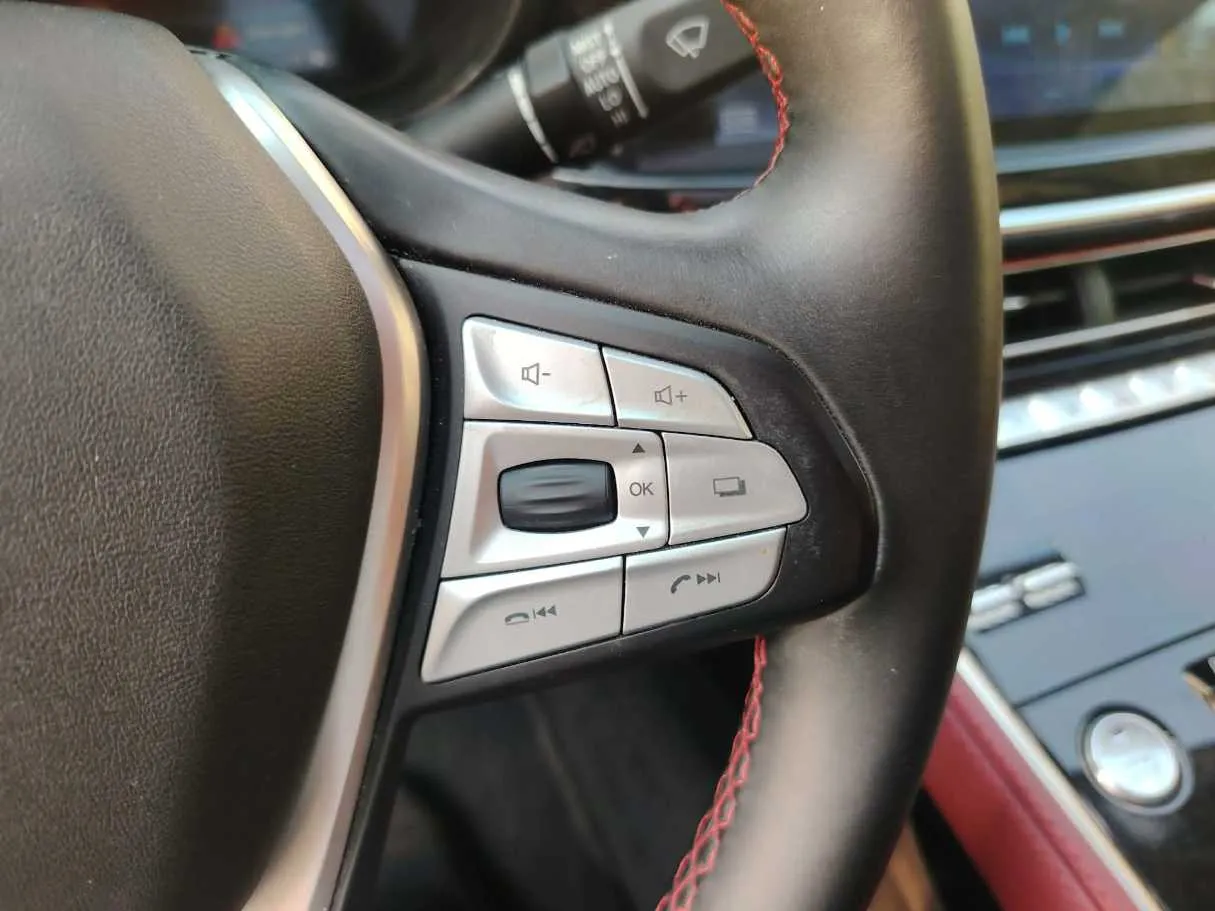 Car image 38