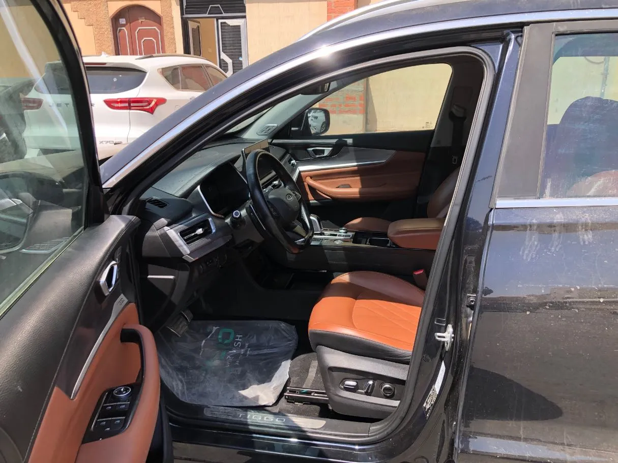 Car image 11
