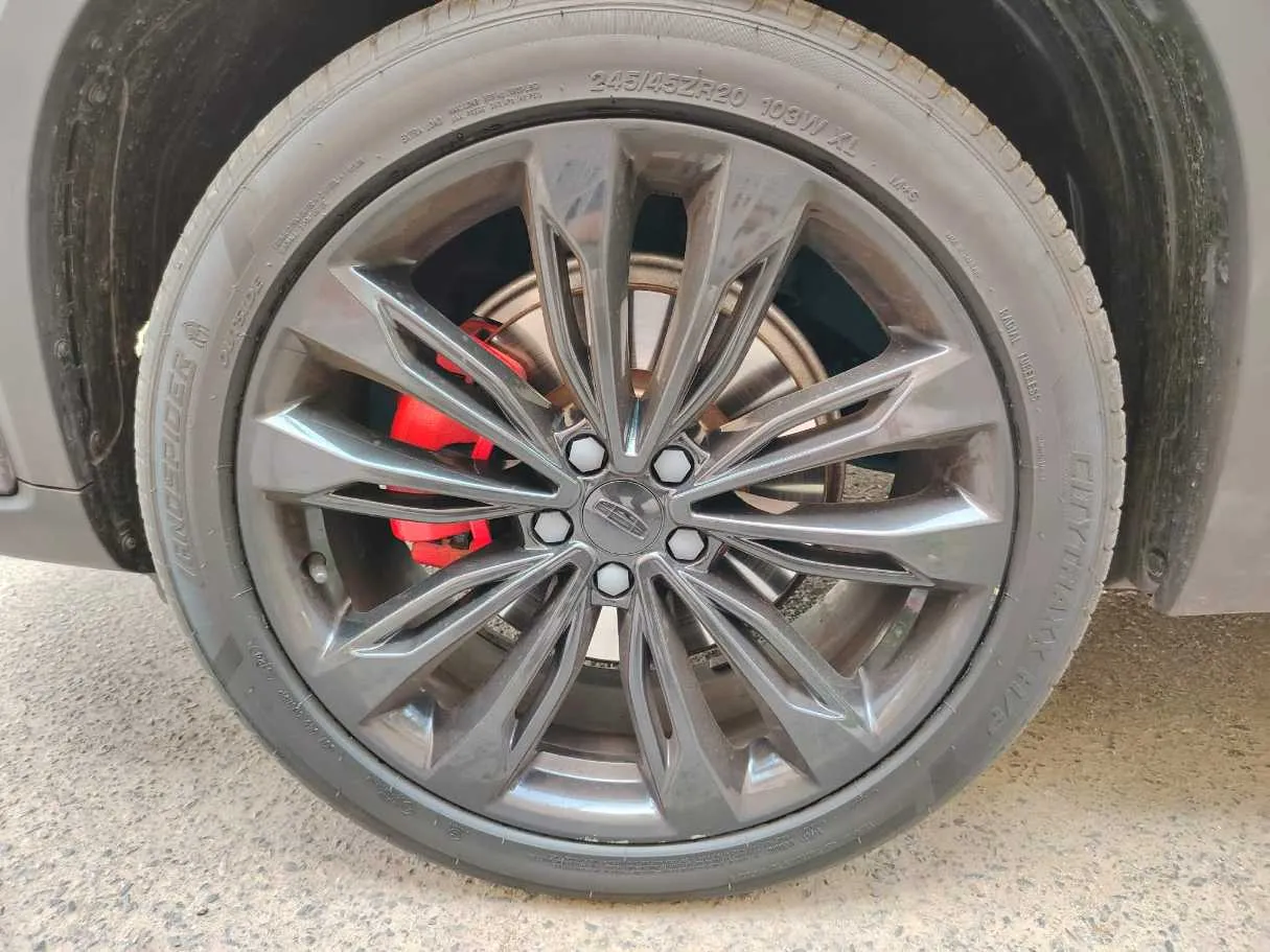 Car image 10
