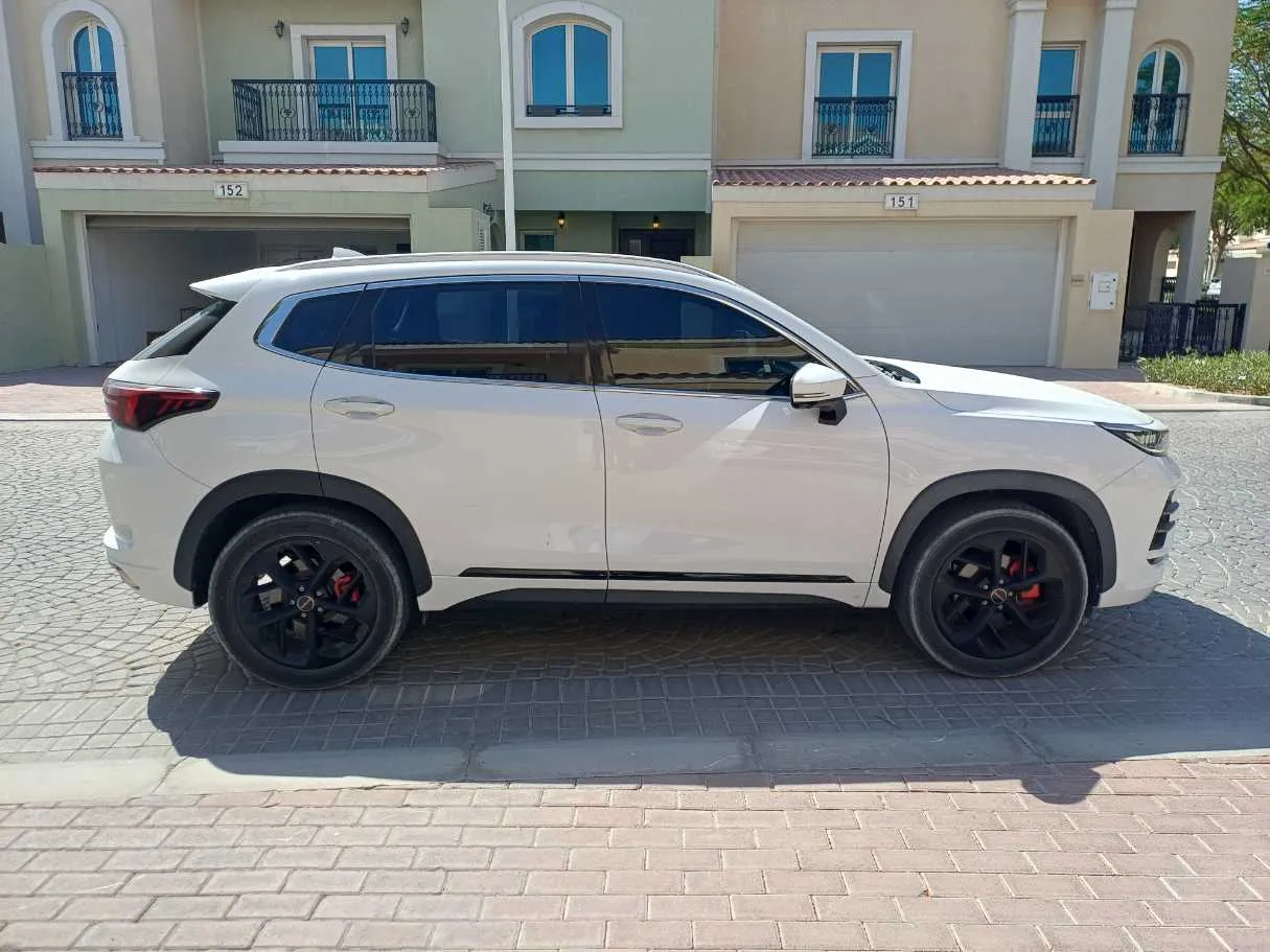 Car image 8