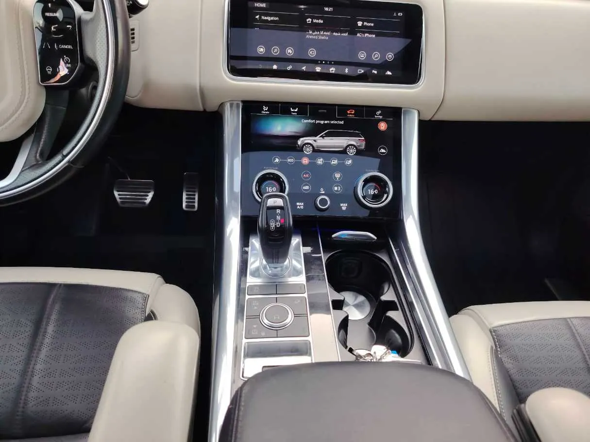 Car image 25