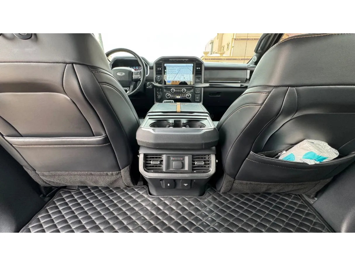 Car image 25