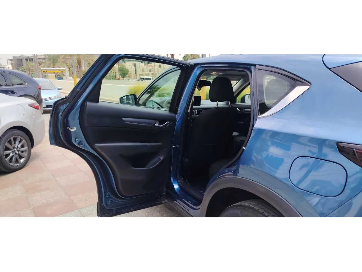 Car image 7