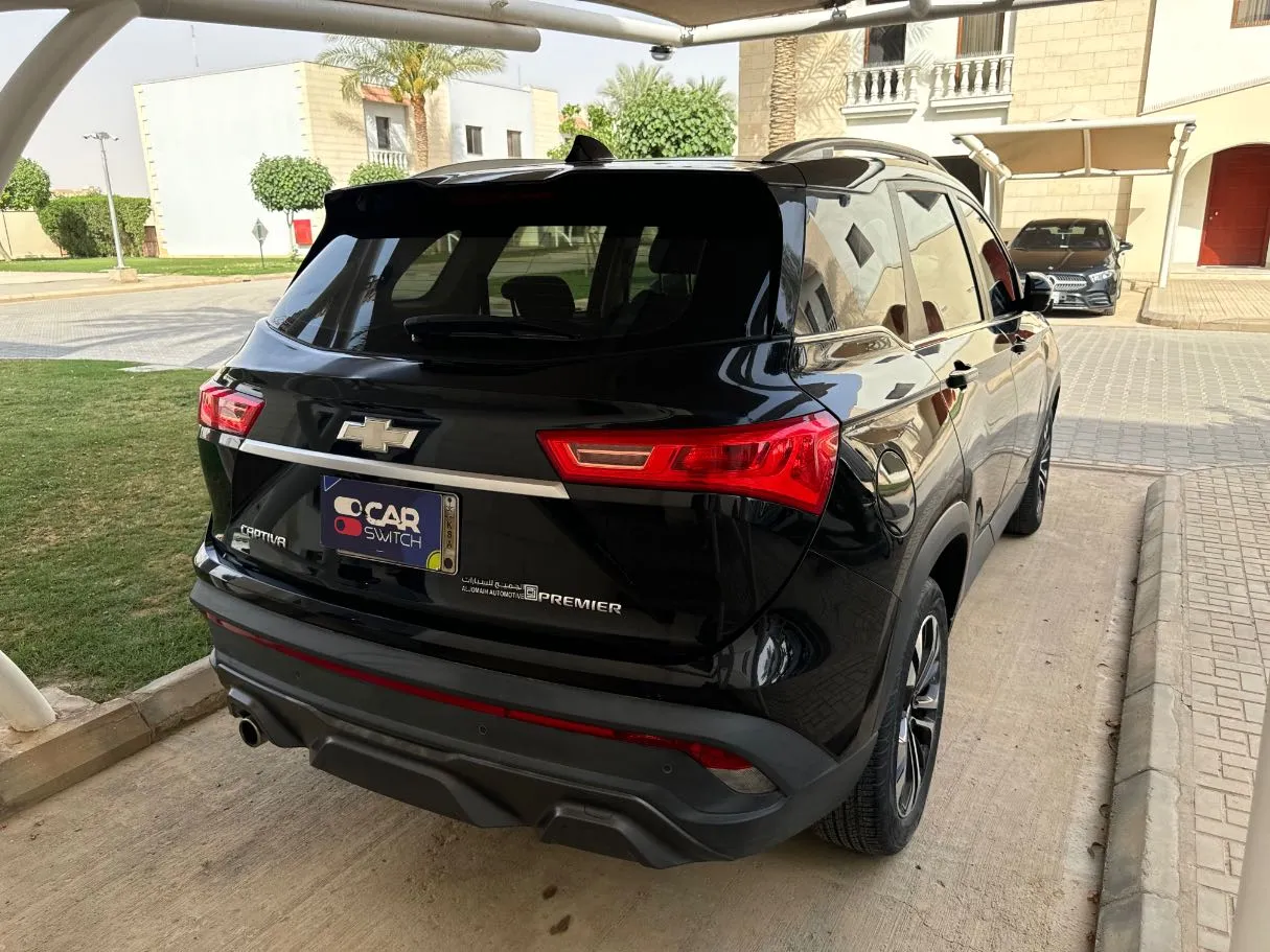 Car image 5